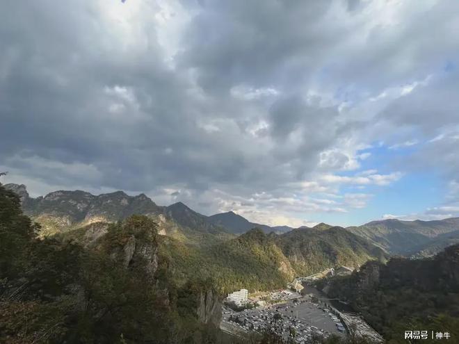 熊猫体育平台：国庆节旅游景点爆满为啥很多景点不赚钱？导游：4个原因很正常