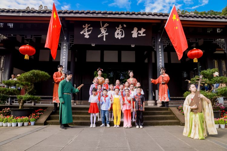 熊猫体育平台：国庆期间成都青羊区A级旅游景区共计接待游客15297万人次