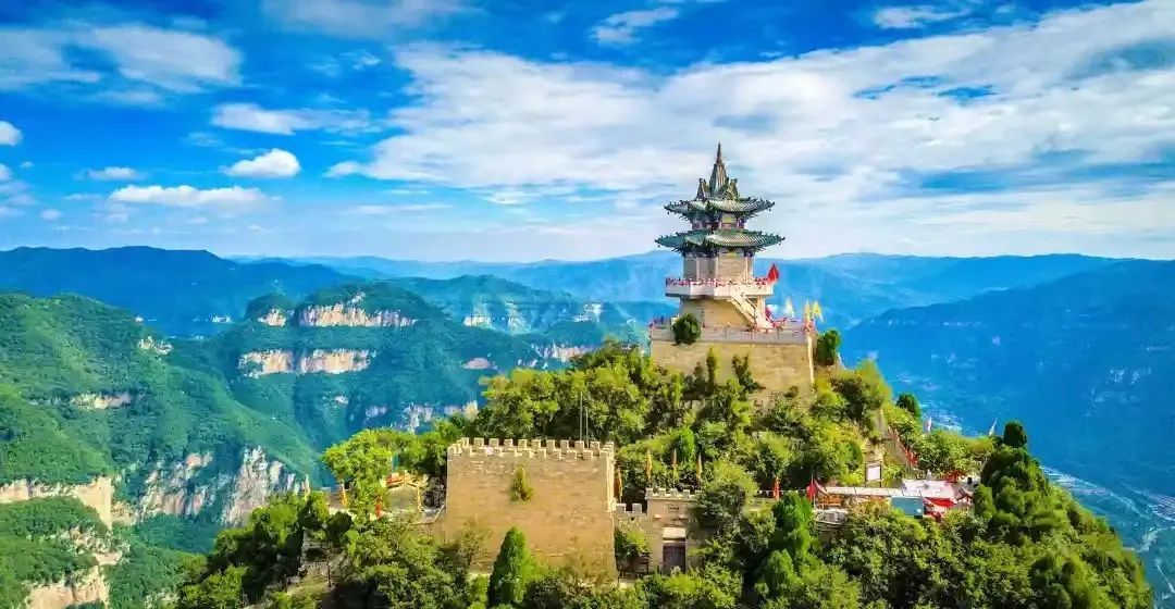 山西乡宁云丘山景区荣获2024年度“国家5A级景区100强”奖项