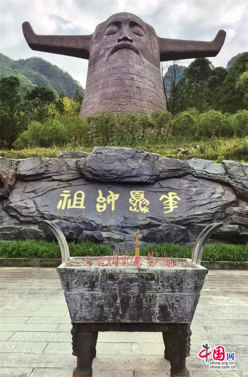 熊猫体育网站:高舜礼:神农架的旅游应重在“神”上发力(图2)